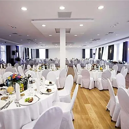 Mercure Wiazowna Brant 4*