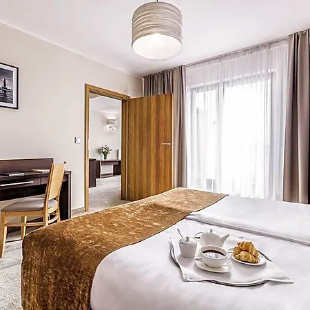 Ξενοδοχείο Mercure Wiazowna Brant 4*